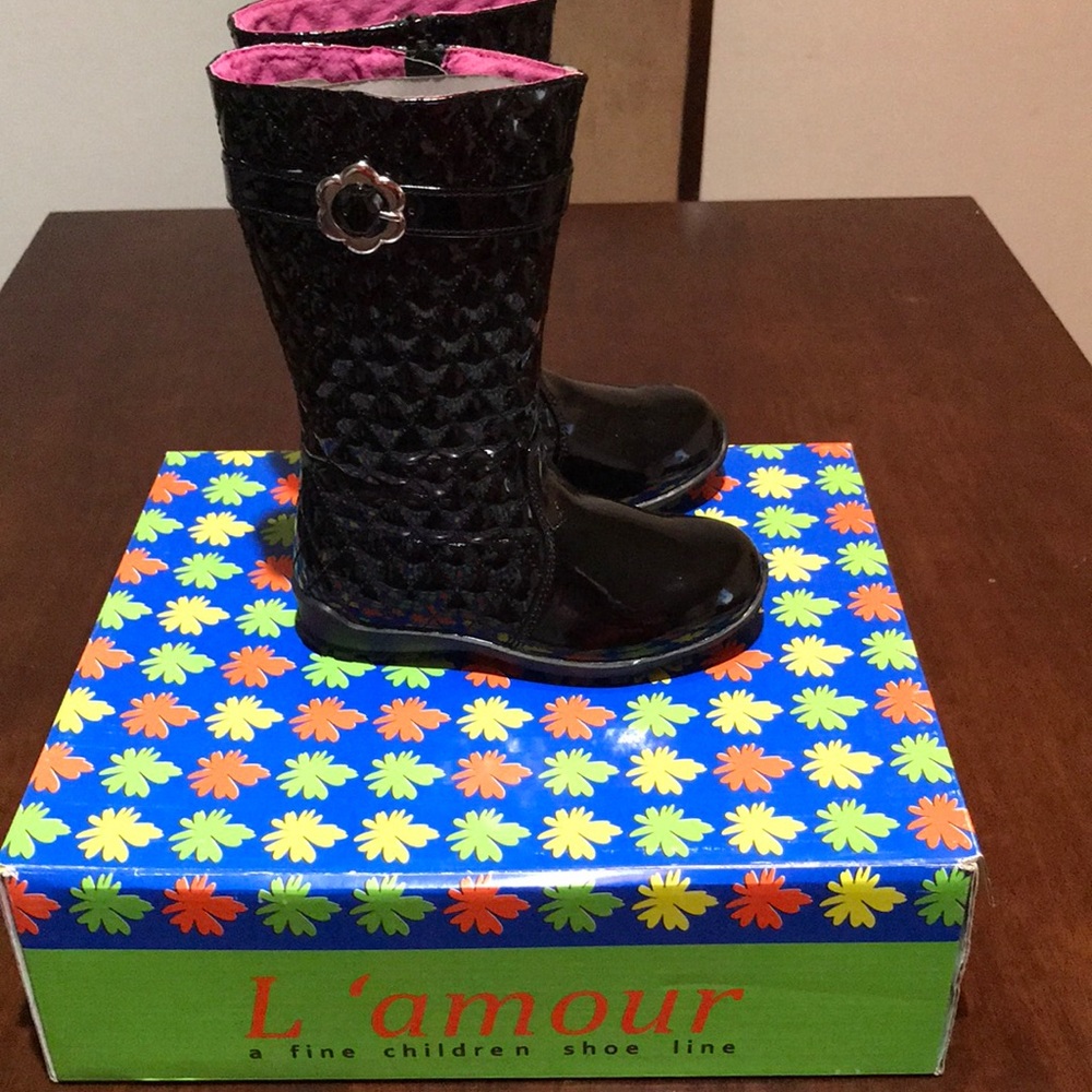 L’Amour little girl boots size 10 toddler
